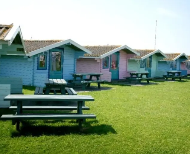 17624 strandbadedam trekkershutten